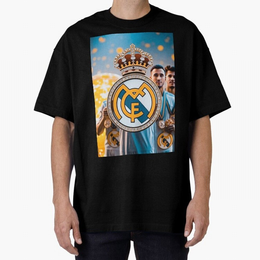 El Medall¨®n Del Real Madrid Oversized T-Shirt Show Match Day Excitement for FIFA World Cup 2026 for Fans of CR7 and Portugal, Bringing Football Passion, Legendary Performances, Festival Vibes and Supporter Community; Made for Collectors Who Enjoy