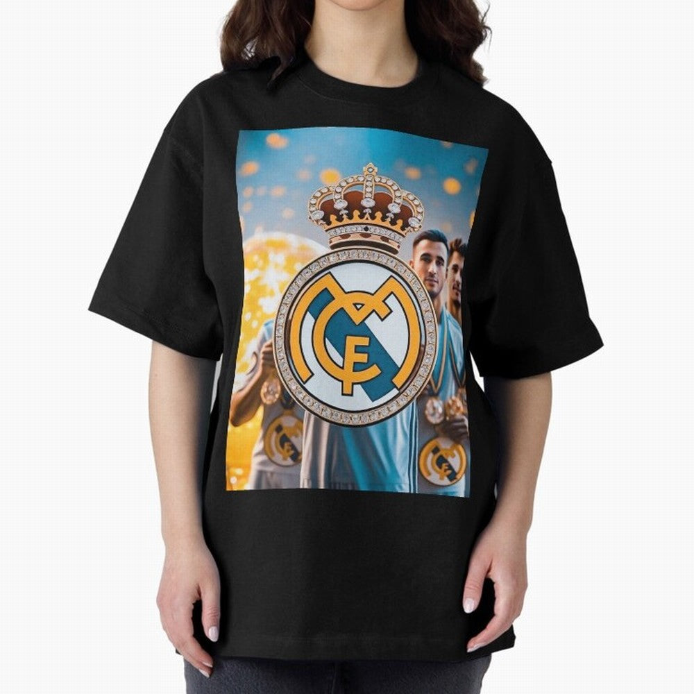 El Medall¨®n Del Real Madrid Oversized T-Shirt Show Match Day Excitement for FIFA World Cup 2026 for Fans of CR7 and Portugal, Bringing Football Passion, Legendary Performances, Festival Vibes and Supporter Community; Made for Collectors Who Enjoy