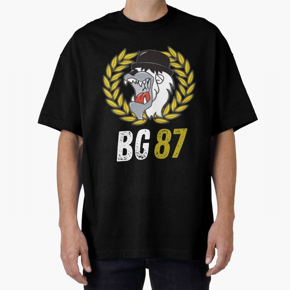 mala suerte 87 (hinchas del lyon) Camiseta esencial Oversized T-Shirt Feel the Trophy Chase of the FIFA World Cup 2026 Journey through Messi, CR7 and Mbappe Highlights, Spain Pride, Stadium Memories, Football Loyalty, International Chants and