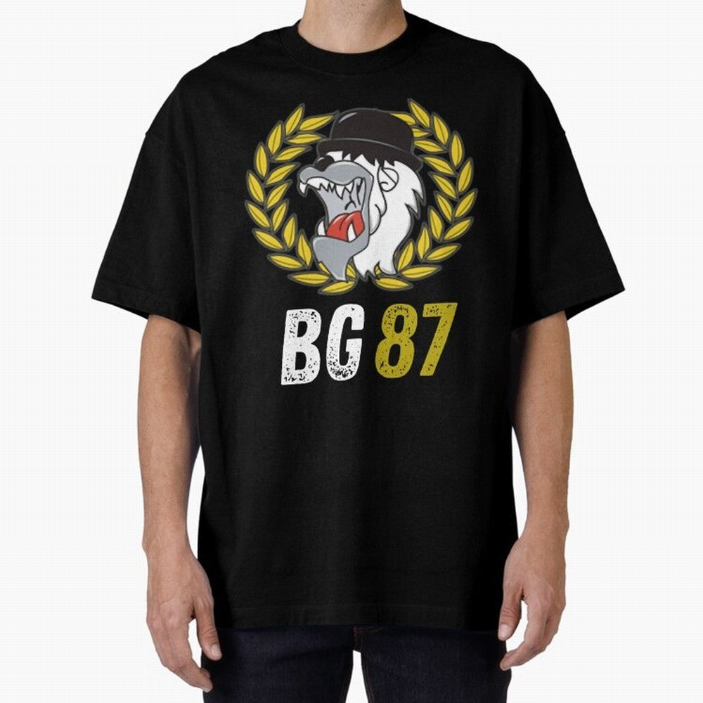 Mala Suerte 87 (Hinchas Del Lyon) Camiseta Esencial Oversized T-Shirt Bring a Vintage Feel to FIFA World Cup 2026 Group Stage Connected to Messi, Neymar and Mbappe, Brazil, Portugal and Argentina Energy, Champion Mindset, Group Stage Buzz, Knockout