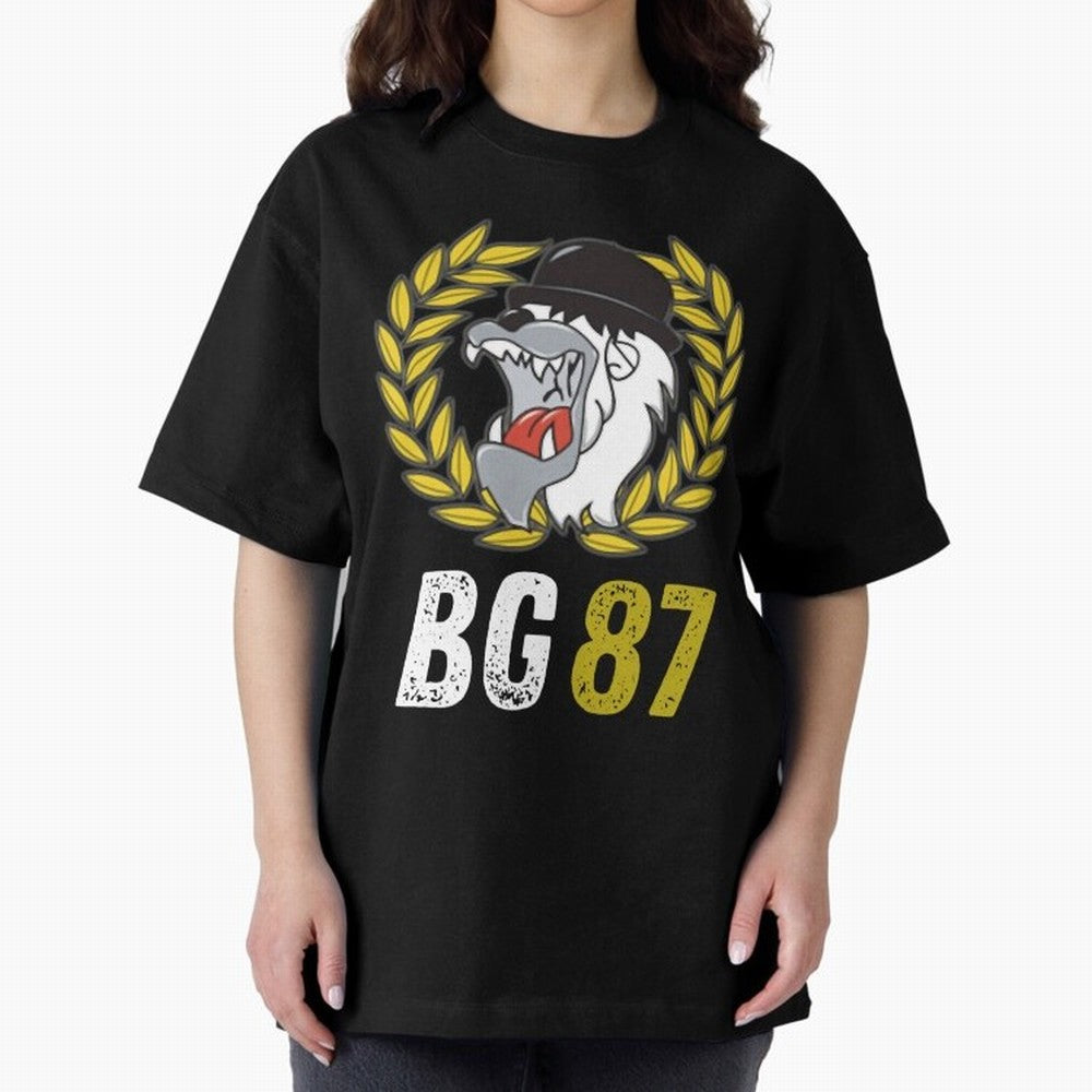 Mala Suerte 87 (Hinchas Del Lyon) Camiseta Esencial Oversized T-Shirt Bring a Vintage Feel to FIFA World Cup 2026 Group Stage Connected to Messi, Neymar and Mbappe, Brazil, Portugal and Argentina Energy, Champion Mindset, Group Stage Buzz, Knockout