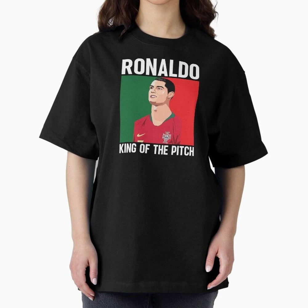 Ronaldo: King Of The Pitch Oversized T-Shirt Follow the Final Road of FIFA World Cup 2026 with CR7 and Messi, Portugal Energy, Match Day Excitement, Supporter Culture, Golden Goals and Global Football Passion; Ideal for Fans Who Follow Messi,