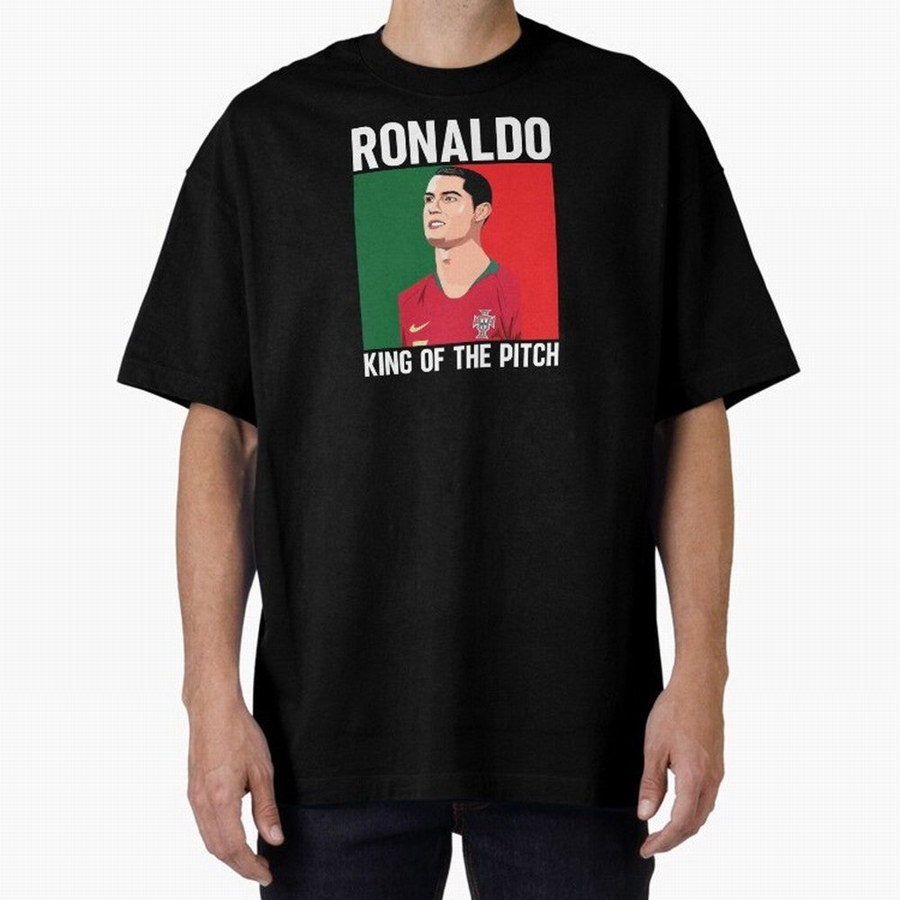Ronaldo: King Of The Pitch Oversized T-Shirt Follow the Final Road of FIFA World Cup 2026 with CR7 and Messi, Portugal Energy, Match Day Excitement, Supporter Culture, Golden Goals and Global Football Passion; Ideal for Fans Who Follow Messi,