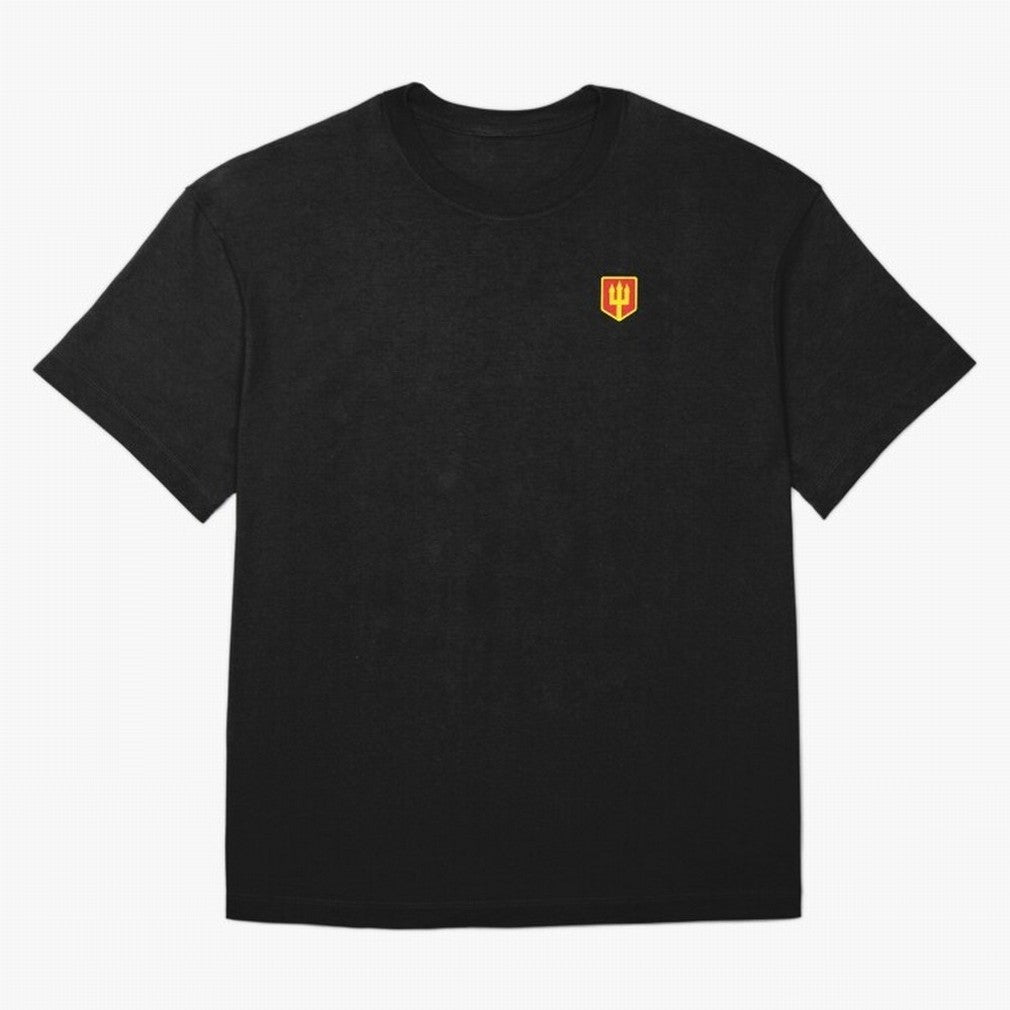 Manchester United Minimal Badge Oversized T-Shirt Carry Match Day Hype around FIFA World Cup 2026, Cristiano Ronaldo, Haaland and CR7, Portugal, Sports Nostalgia, International Competition, Famous Players and Unforgettable Victories; Ideal for Fans