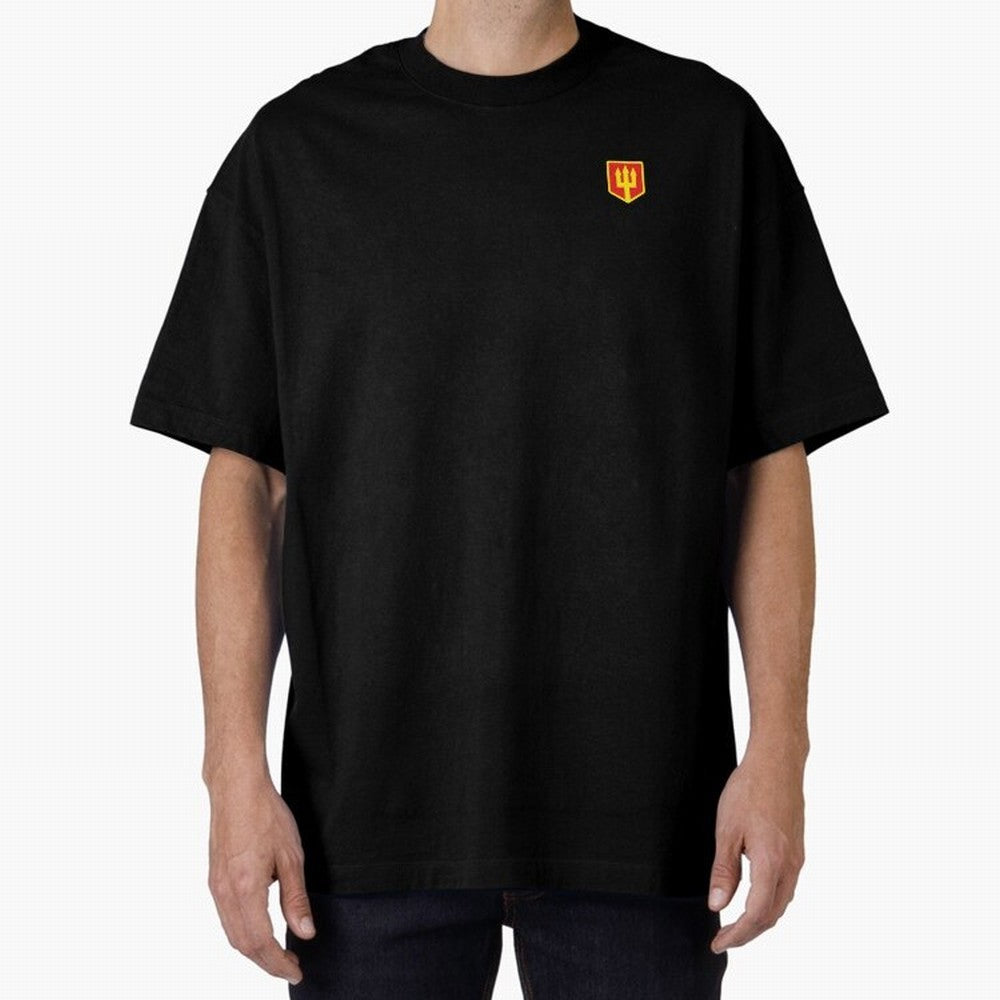 Manchester United Minimal Badge Oversized T-Shirt Carry Match Day Hype around FIFA World Cup 2026, Cristiano Ronaldo, Haaland and CR7, Portugal, Sports Nostalgia, International Competition, Famous Players and Unforgettable Victories; Ideal for Fans