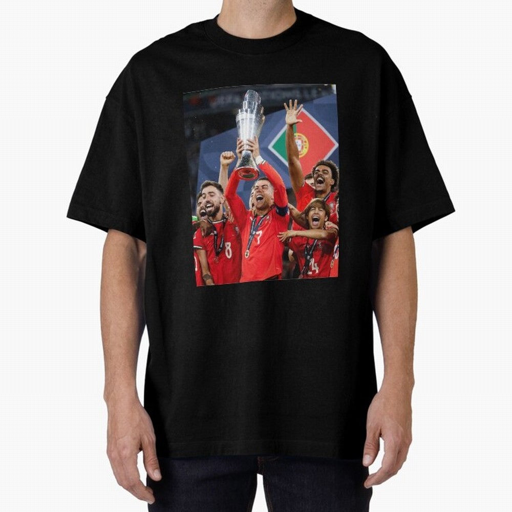 Portugal Football Team | 2025 Champions | Illustration Drawing Oversized T-Shirt Step into the FIFA World Cup 2026 Group Stage Journey through Haaland Highlights, Netherlands Pride, Worldwide Fan Energy, Dramatic Goals, Stadium Lights and