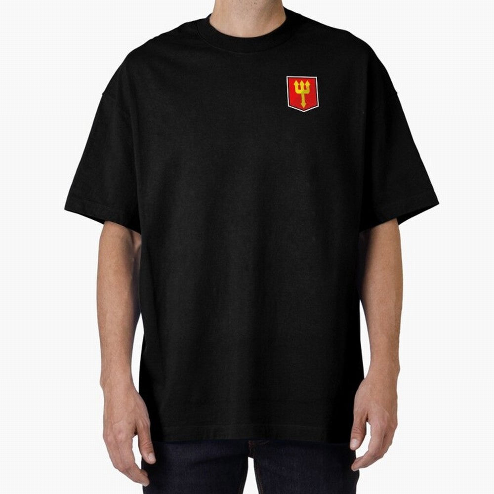 Simple Badge Design Manchester United - The Red Devils Trident Oversized T-Shirt Fuel FIFA World Cup 2026 for Fans of Cristiano Ronaldo, Haaland and CR7 and Argentina and Brazil, Bringing Stadium Chants, National Pride, Trophy Dreams and