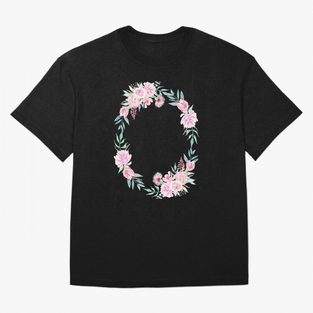 Proverbios 31:25 ¨C Est¨¢ vestida de fuerza y dignidad | Vers¨ªculo B¨ªblico Floral | Mujer de Fe Oversized T-Shirt Experience FIFA World Cup 2026 Group Stage for Fans of CR7 and Spain and Netherlands, Bringing Tournament Hype, Historic Matchups,